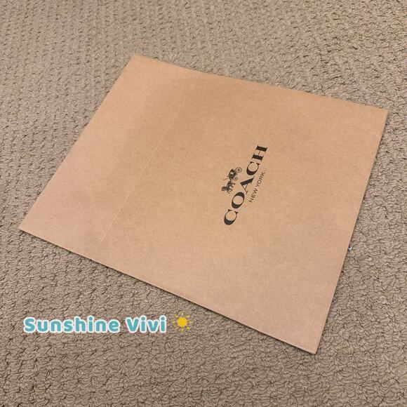 NEW Coach One Piece Gift Box Large 12.5 x 10.5 x 4.75 inches Coach Logo on Lids - Picture 5 of 5